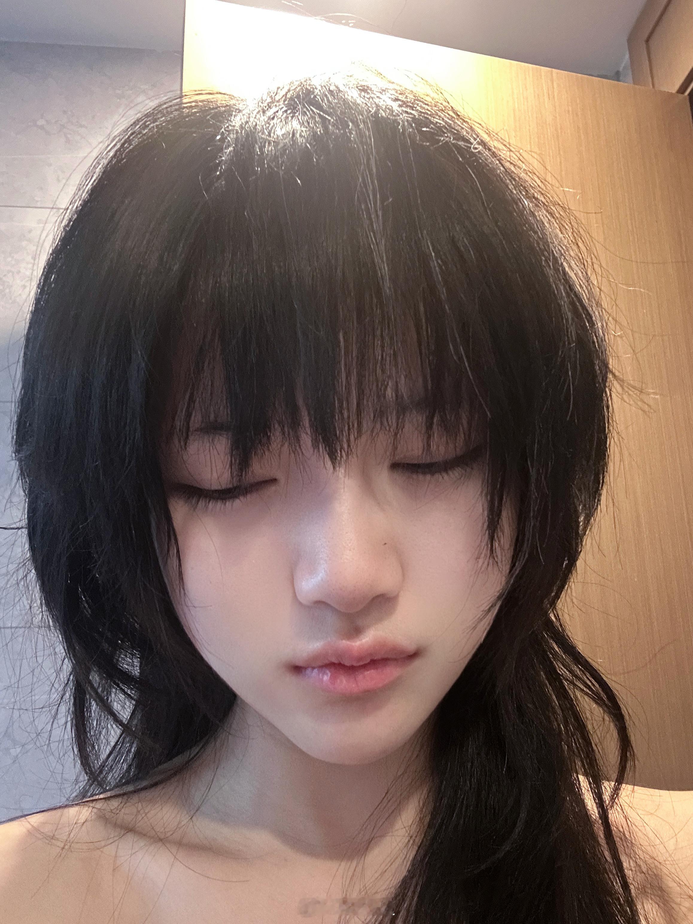 新发型刚醒过来的时候有点意思吧…迟之喫茶屋 ​​​