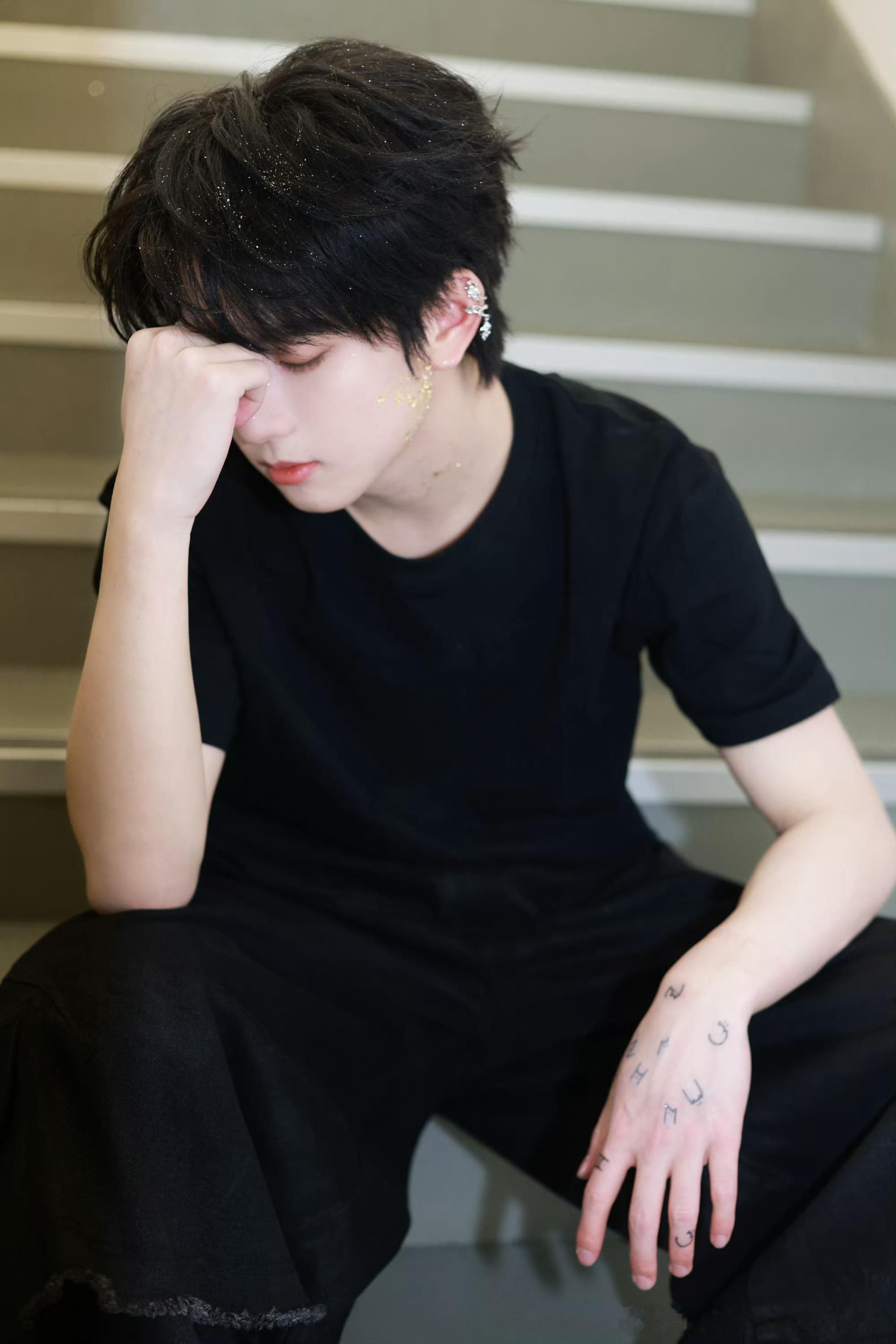 穆祉丞穆祉丞荣耀之战后晒照穆祉丞荣耀之战后发文感谢粉丝穆祉丞发文感谢粉丝