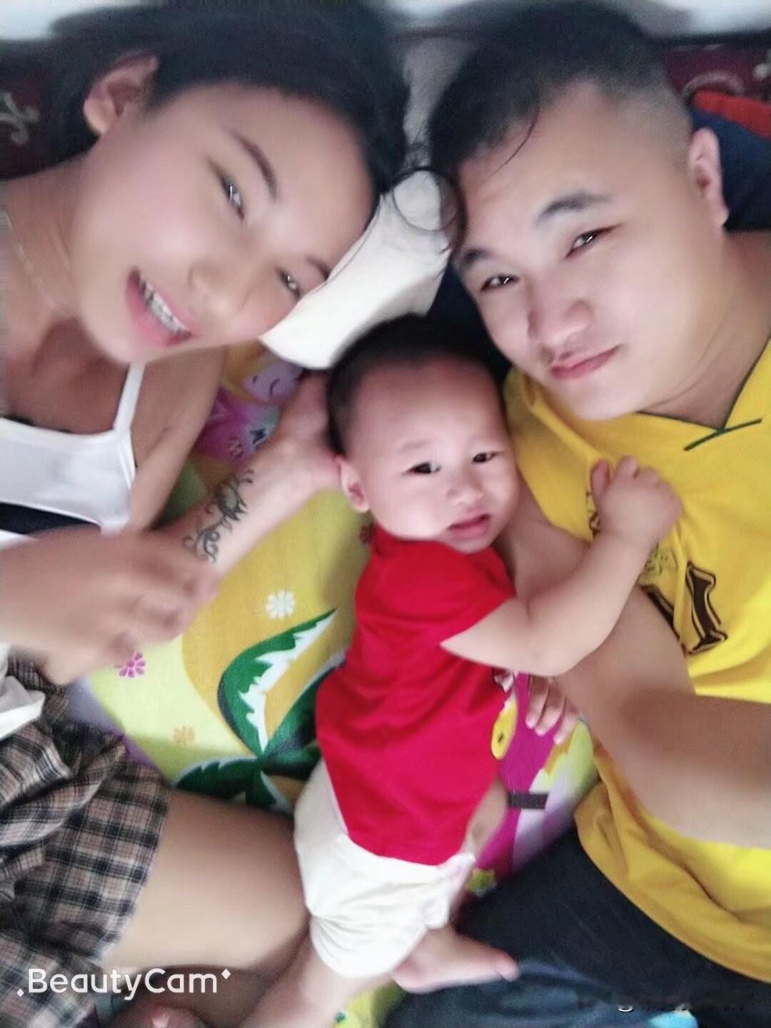 妻子来自印度东北地区的的阿萨姆邦，离新德里 3000 多公里，离西藏只有几百公里