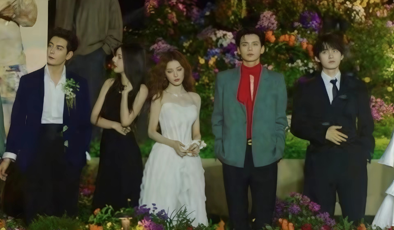 俩人往那一站就有种莫名其妙的cp感 