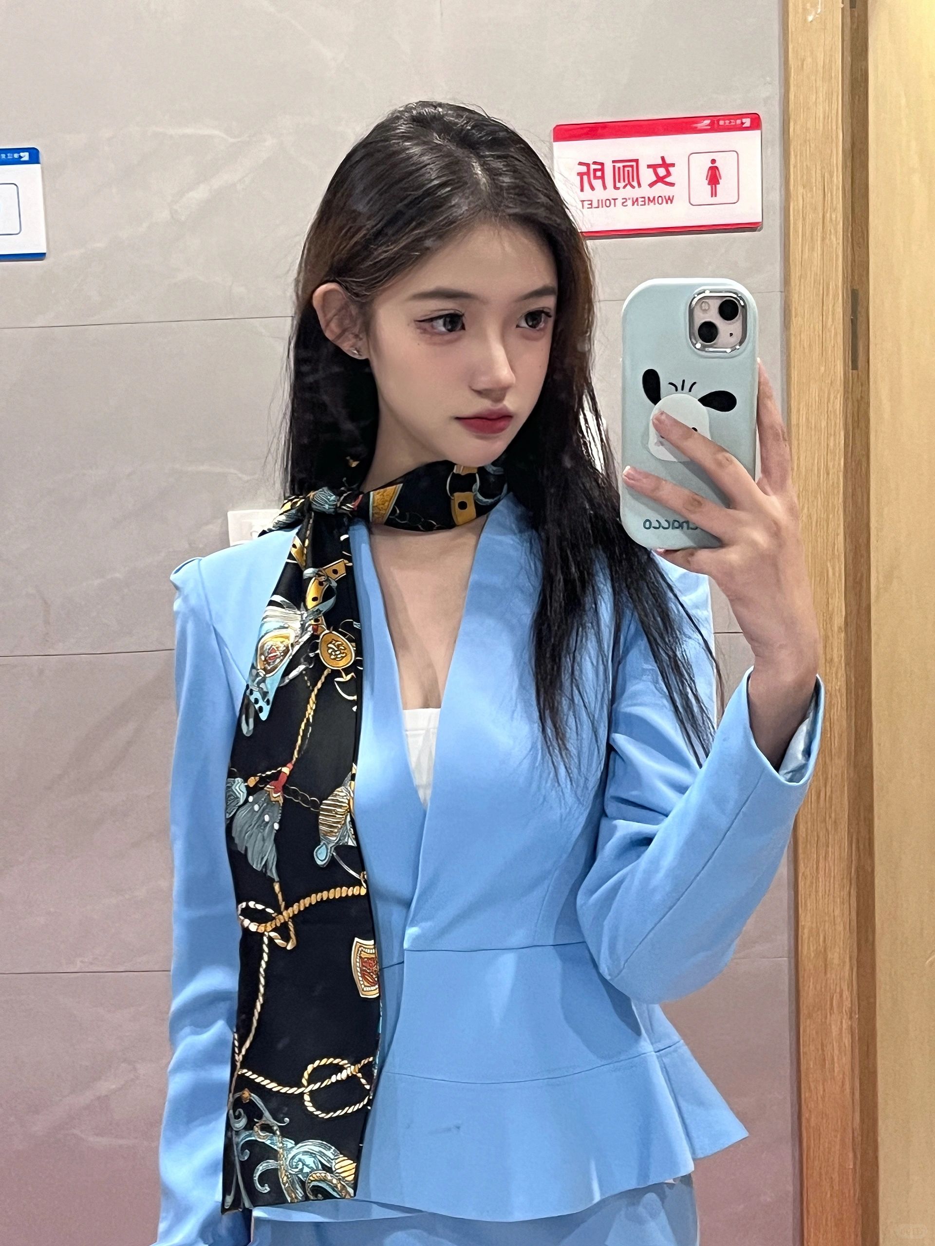 今天充当职场女性～