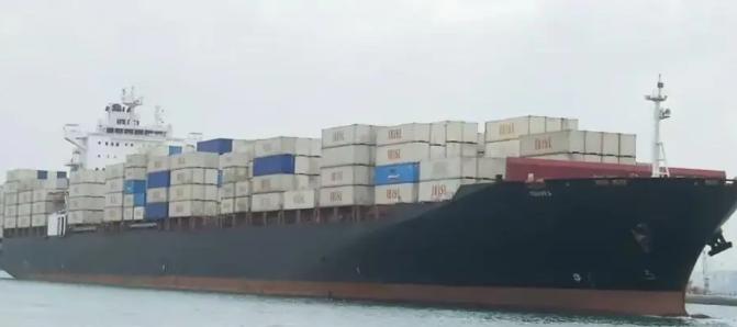 美国军机公然在阿曼湾开火，击瘫一艘7万吨级中国相关商船，全球一片沉寂，国际社会也