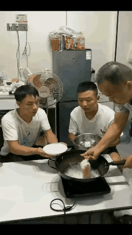 生活中开玩笑要有分寸，恶作剧实在令人讨厌。
