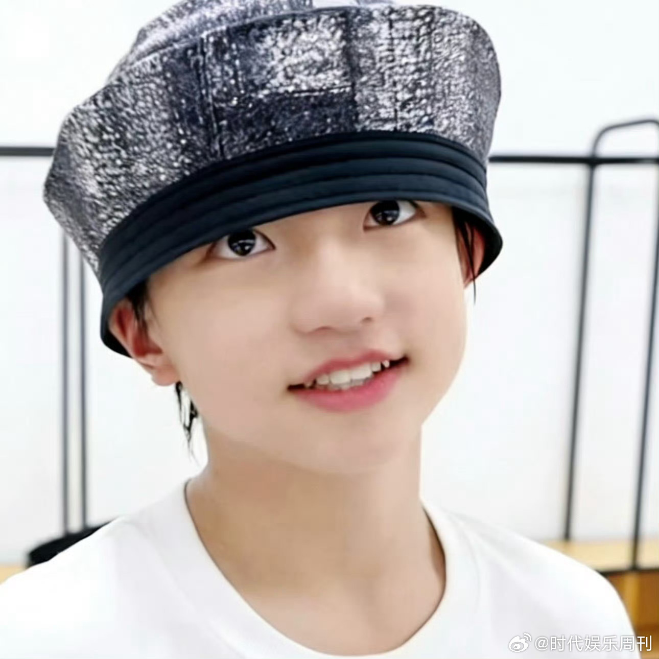 网传穆祉丞成年后没回家无事实依据，他2007年生2025年成年，生日粉丝送祝福，