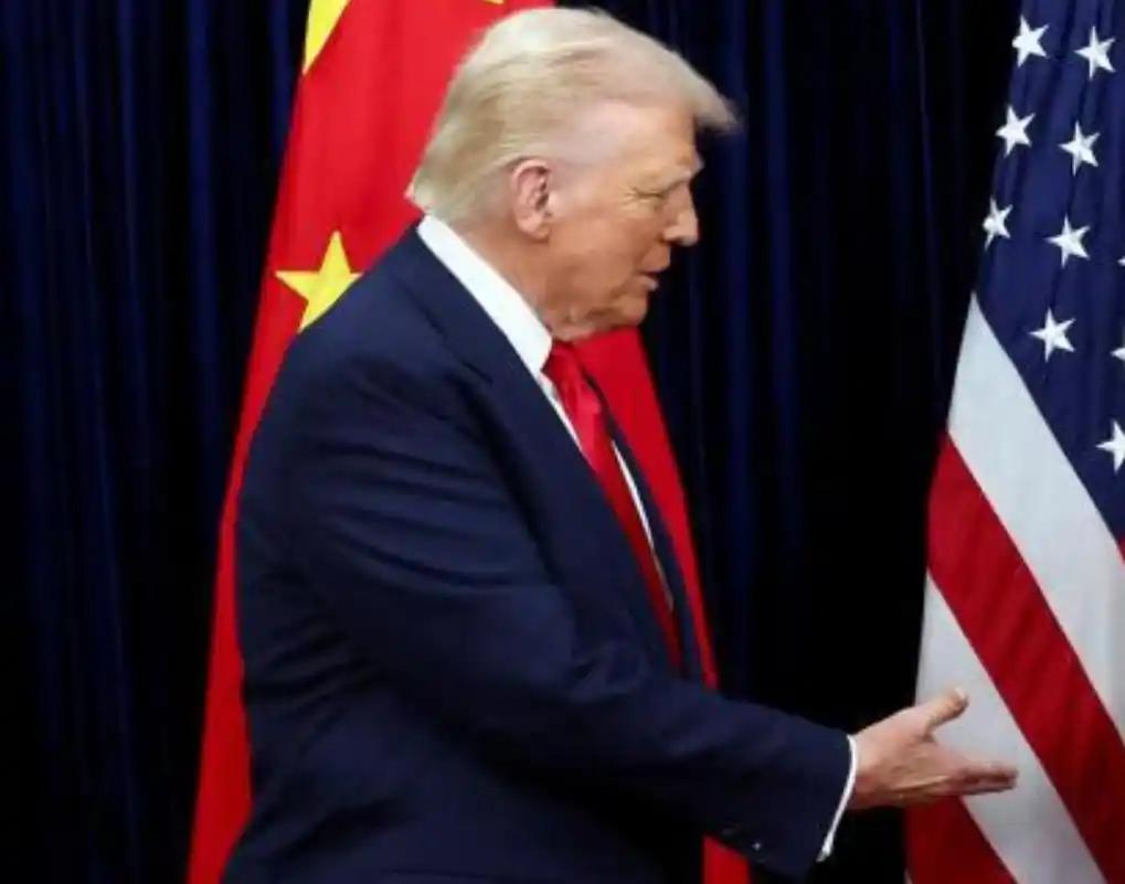 特朗普制裁中方炼油企的动作，看着来势汹汹，实则按兵不动留了后手，这番操作把美国对