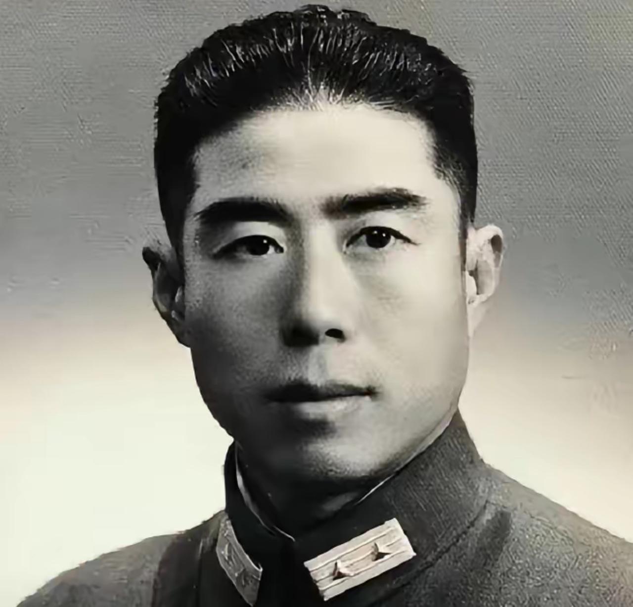 1944年，“大汉奸”郭绍绪请日军高层在家喝酒，席间，他大喊一声：“上炖鸡！”话