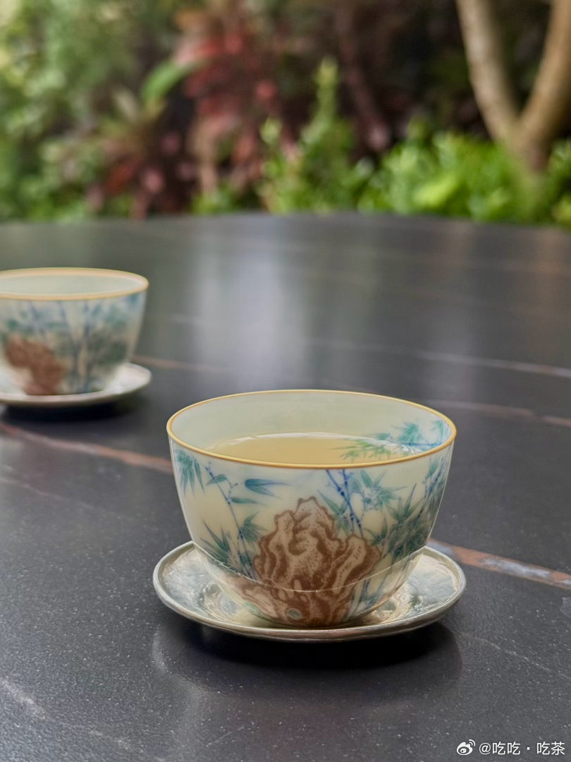 茶友来讨论明春收古树茶的事，还是那句话书读多了就读薄了…  明春3月底，先把那卡