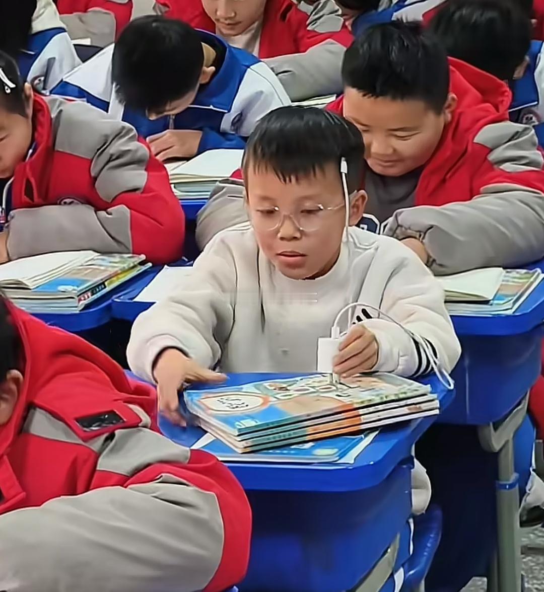 快期末考试了，各种招都开始用了，脑机接口强无敌