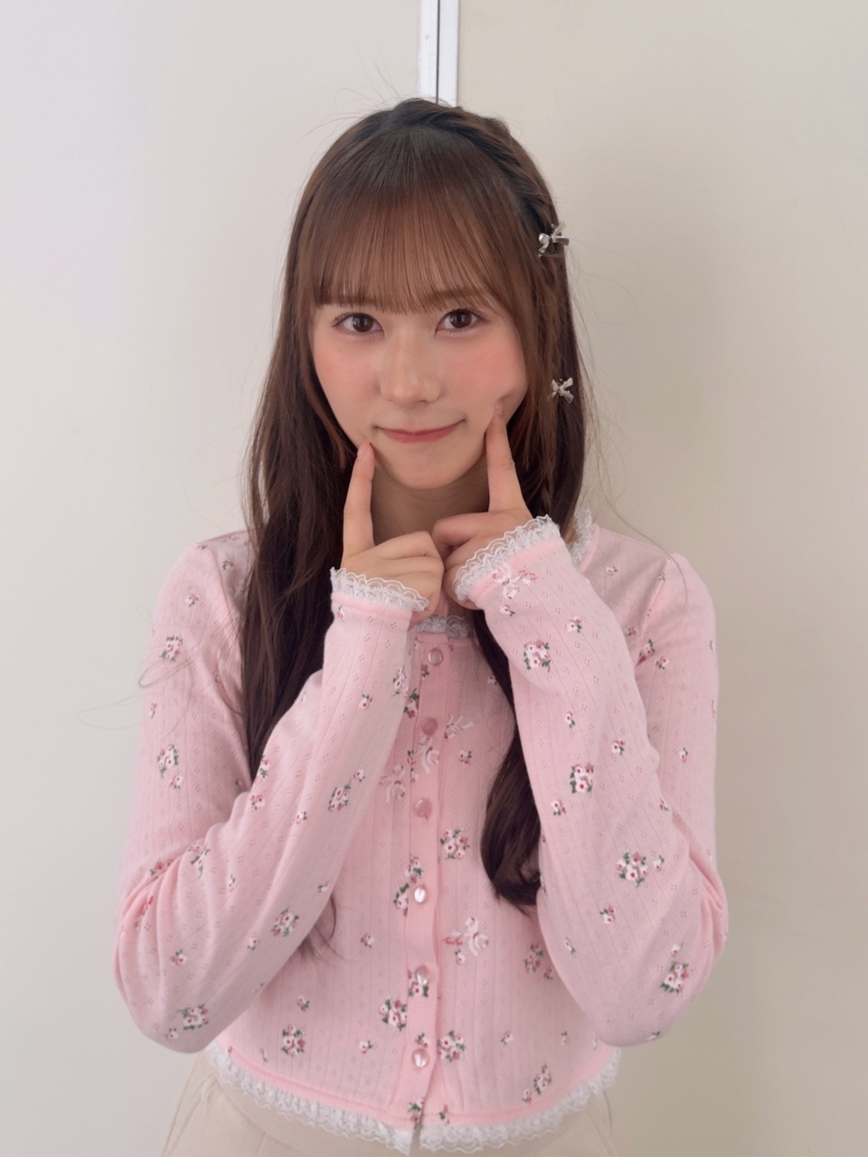 石塚瑶季「大学とお仕事上手にこなせて ご機嫌な塚さんでした☺︎」 ​​​
