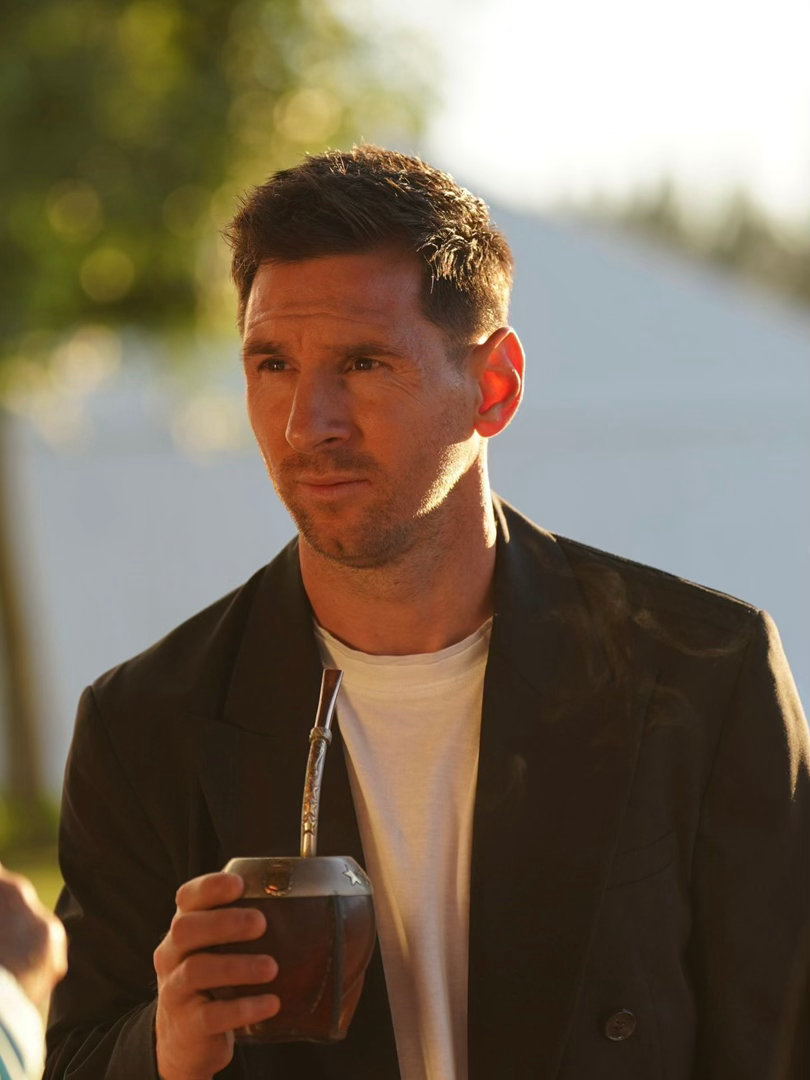 👑        梅西更新IG：“热情依旧 🇦🇷 再次相聚 🙌”梅西阿根