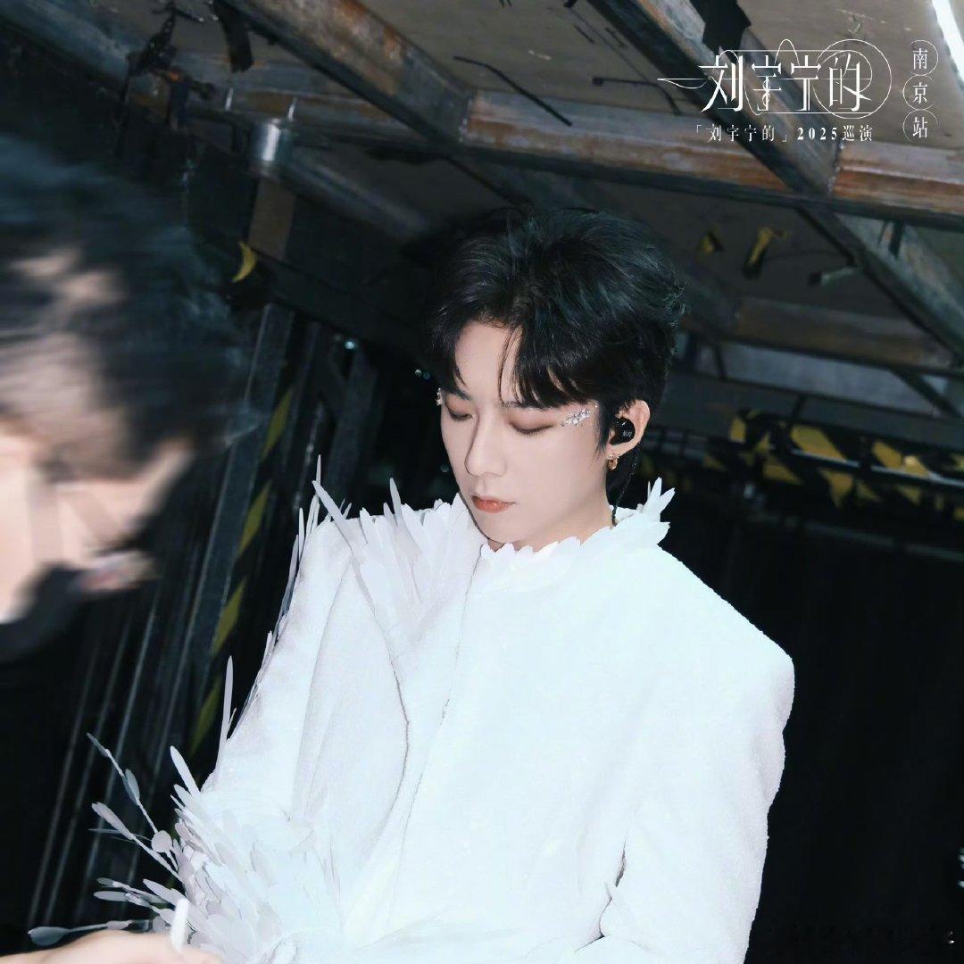 刘宇宁否认与宋祖儿恋情怎么看他俩都不合适 