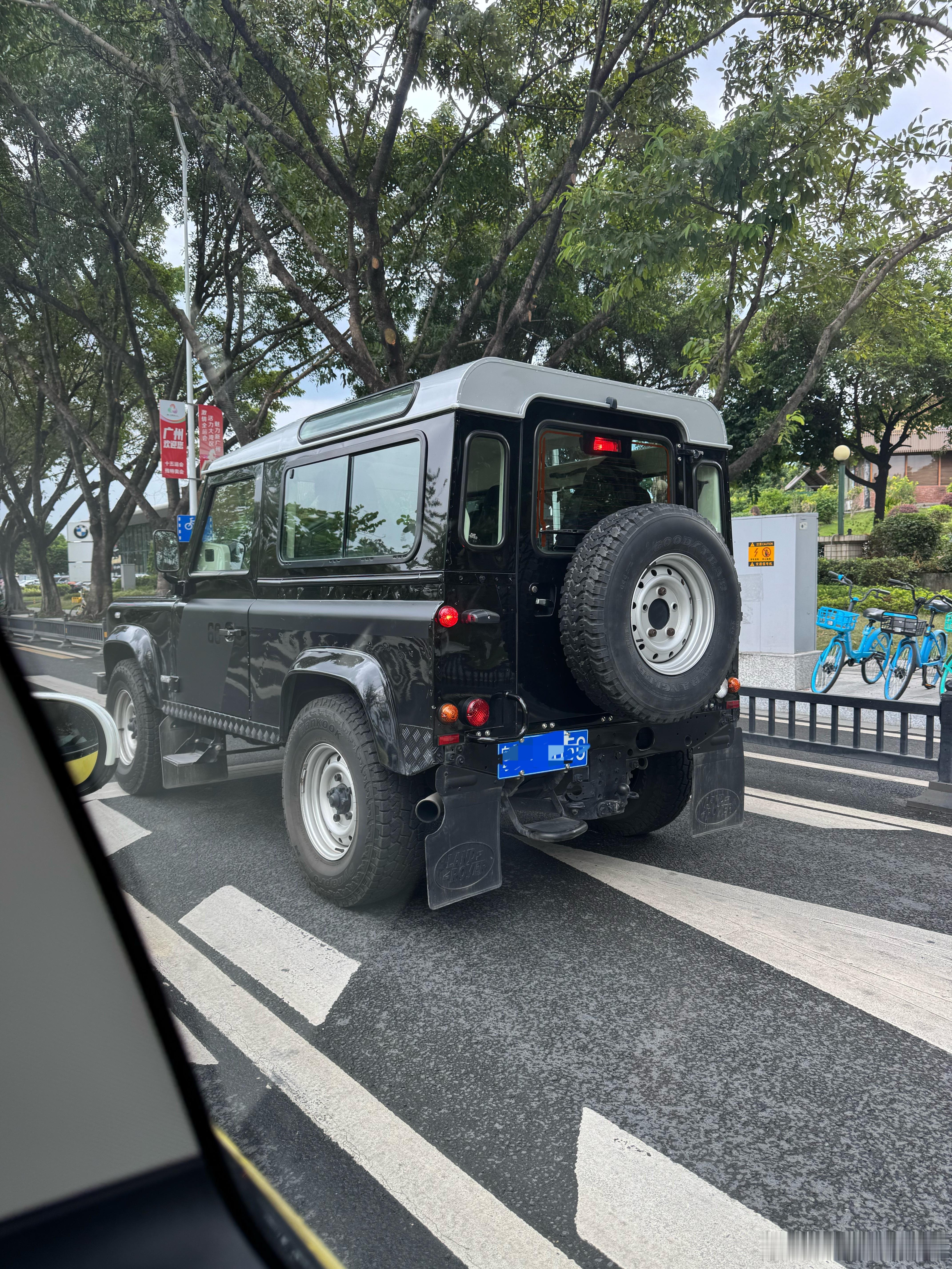 哇，路虎卫士90真帅啊[爱你][爱你]路虎卫士大v聊车 ​​​
