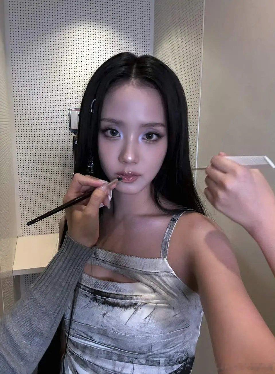 金智秀微博更新~又是独属于zg粉丝的惊喜 状态咋样😏 ​​​