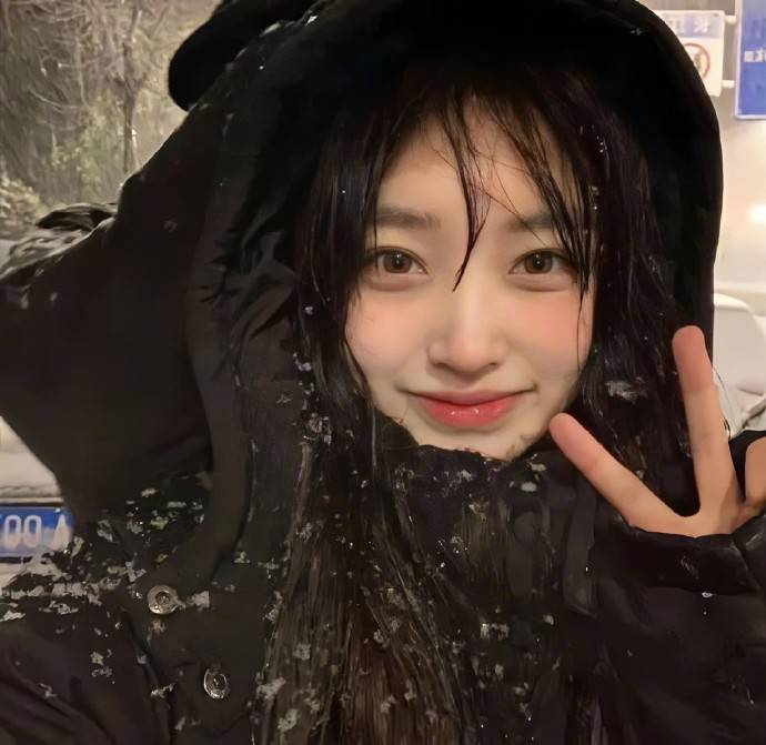 “ 不想对谁有期待，只想每夜都能好眠。” 