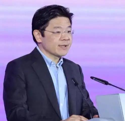 新加坡总理黄循财8月23日在国庆大会上直接用中文发话：“绝不能成为一个单语社会！