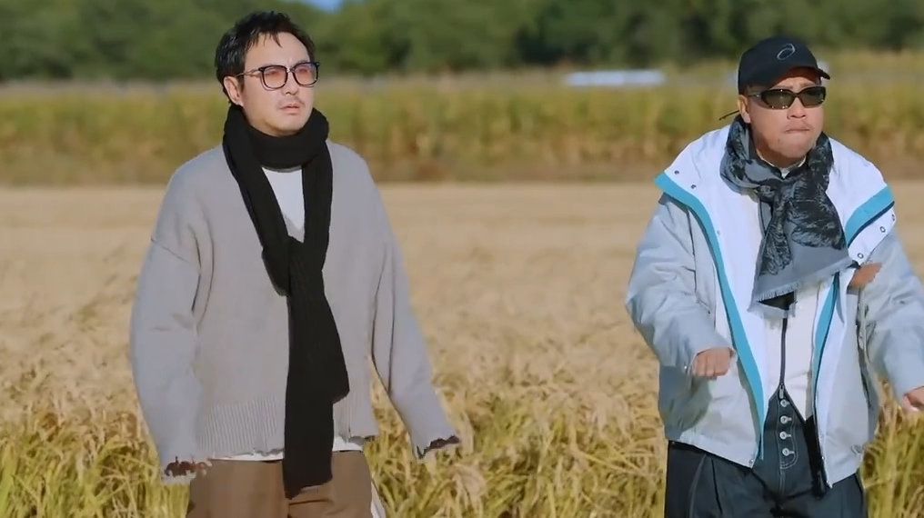 沈腾贾冰露营⛺️哇塞这就是新型露营方式吗？！你俩别太舒服了～