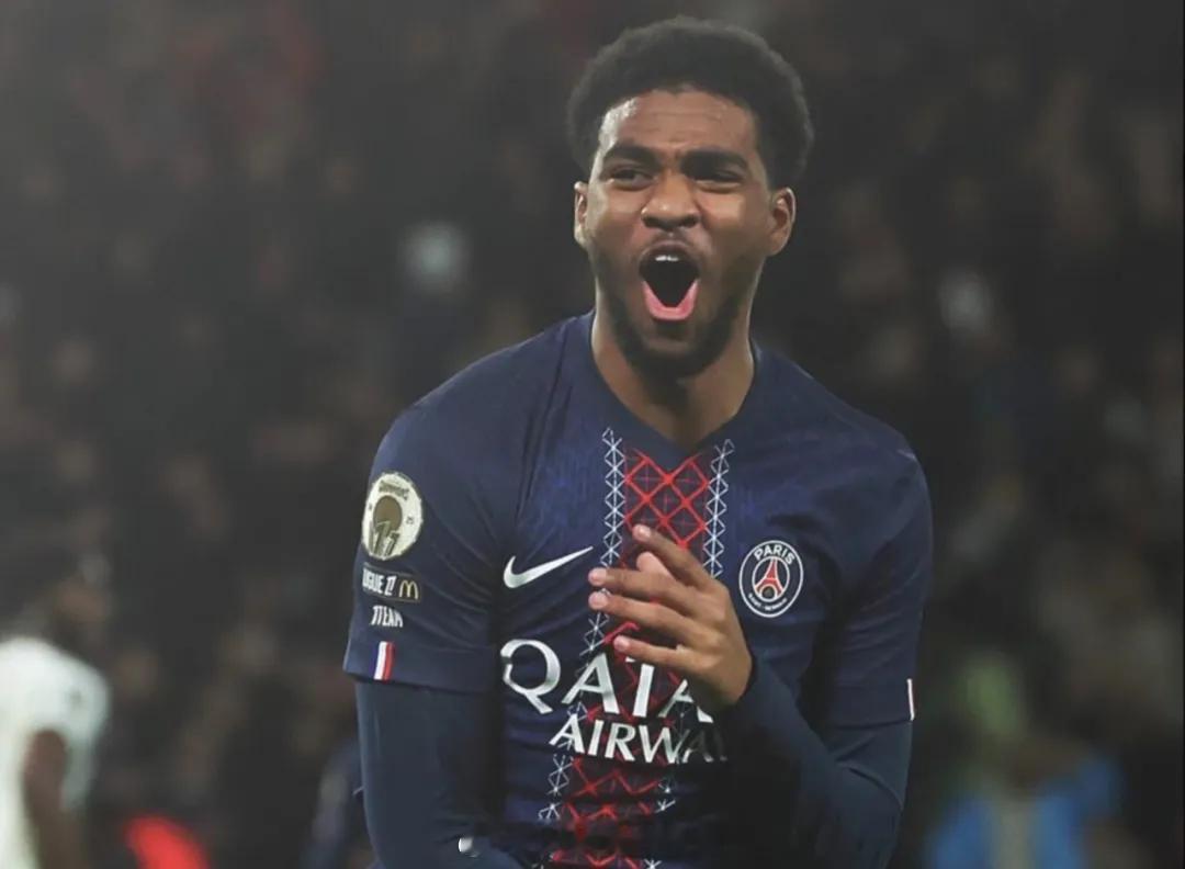 罗马诺发推：姆巴耶和巴黎的合同目前2028年到期，法甲豪门激活了这名17岁新星合