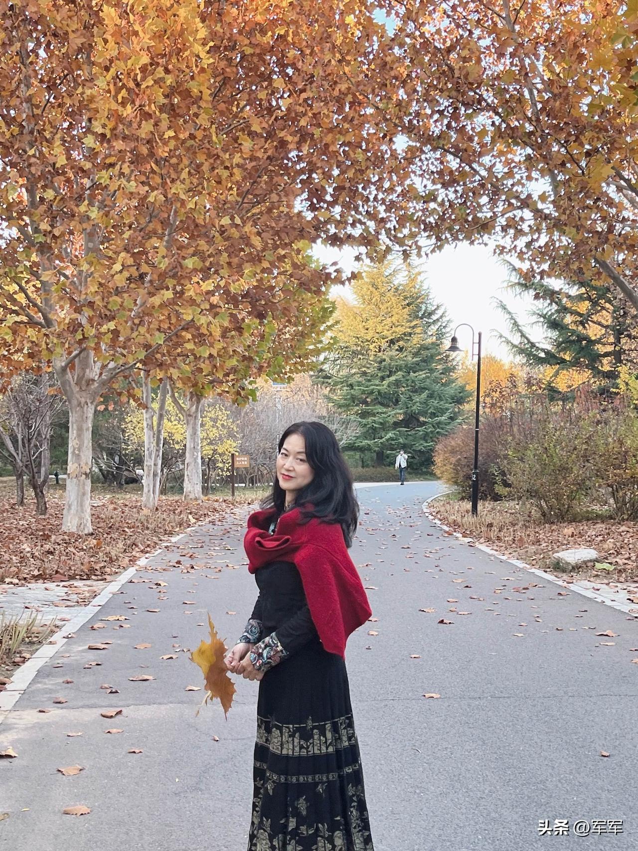 发现没有，如果你手里钱充足的话，你心里就特别踏实。

我年轻时就爱焦虑，还爱着急