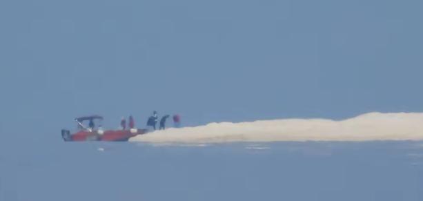 防空炮已经打开雷达，随时可以击落！5月16日，中国科考队登陆铁线礁进行考察和取样