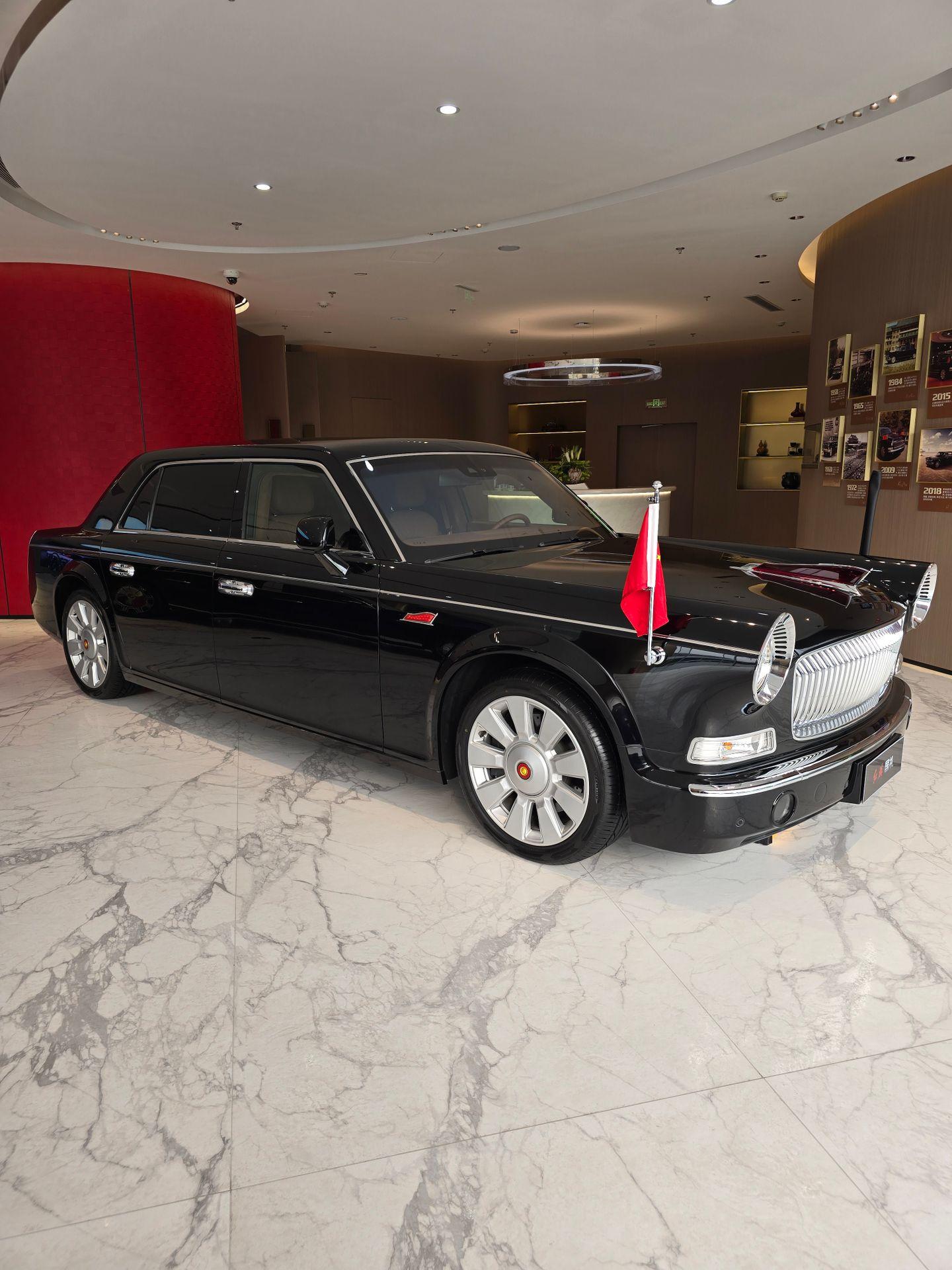 红旗L5。红旗金葵花