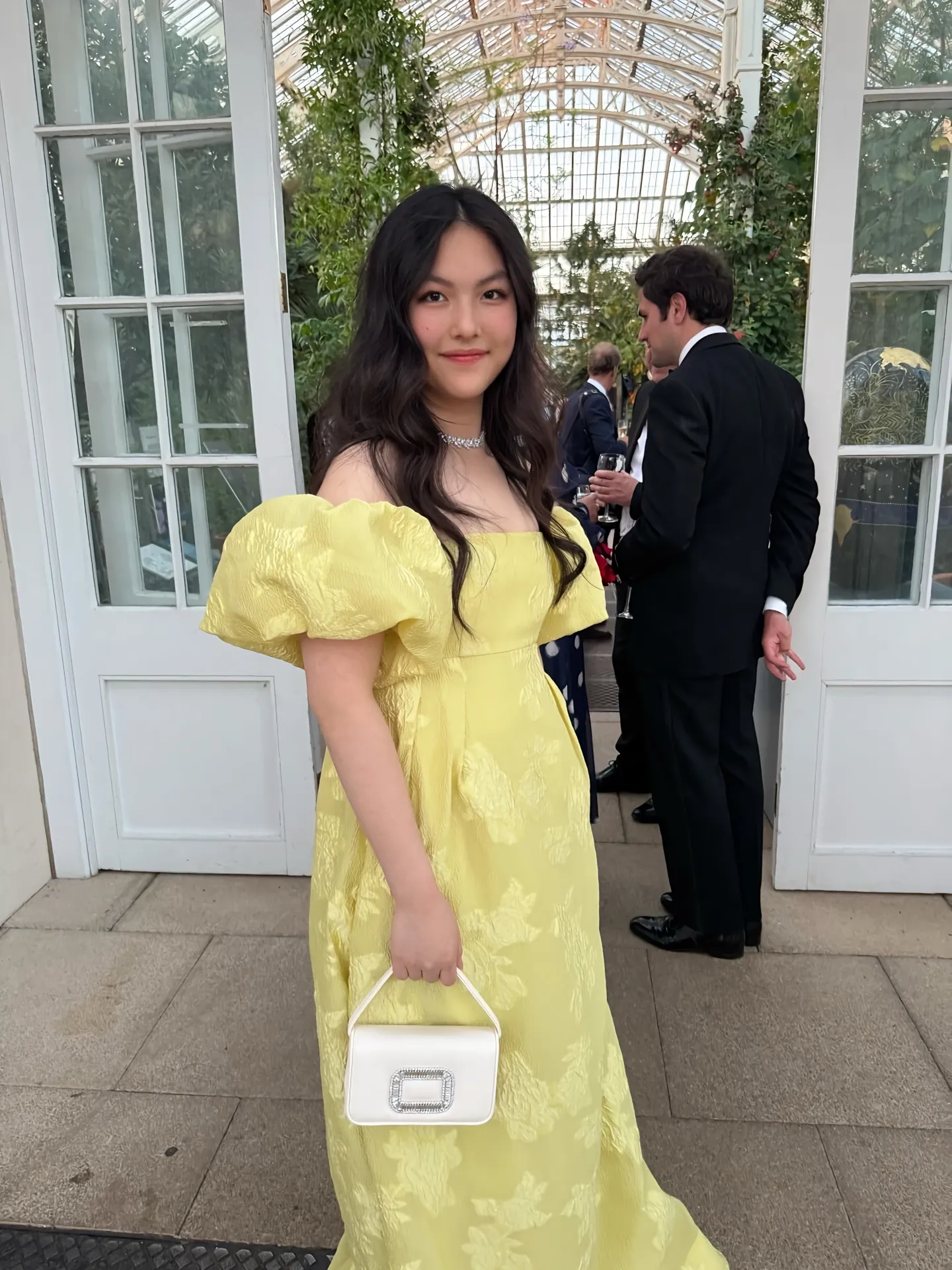 李湘带着女儿王诗龄参加了英国皇室聚会，还和碧翠丝公主合照了！我突然发现，妈妈有钱