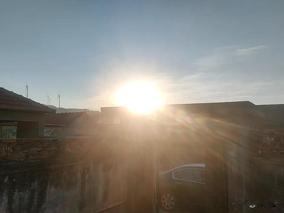 罪恶的根源是什么？我觉得人类罪恶的根源很大程度是“人性中保留的动物性”。人从动物