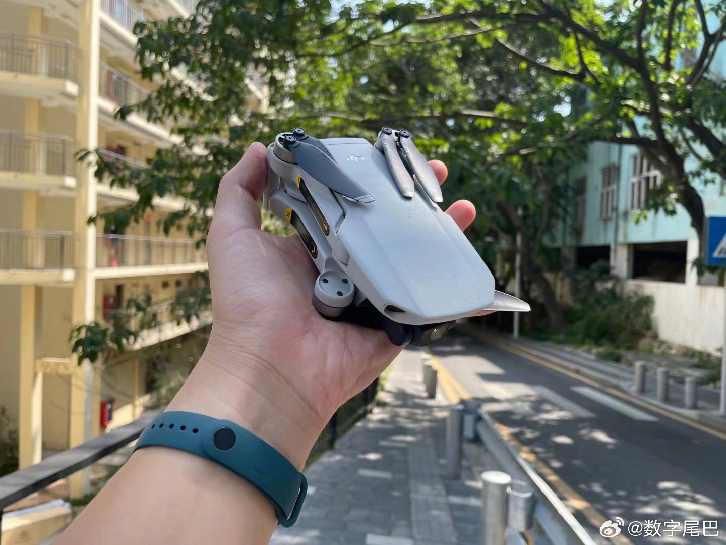 听说现在哪哪都不能飞无人机了，250g 以下也没用，每次起飞均要公安报备，我申请