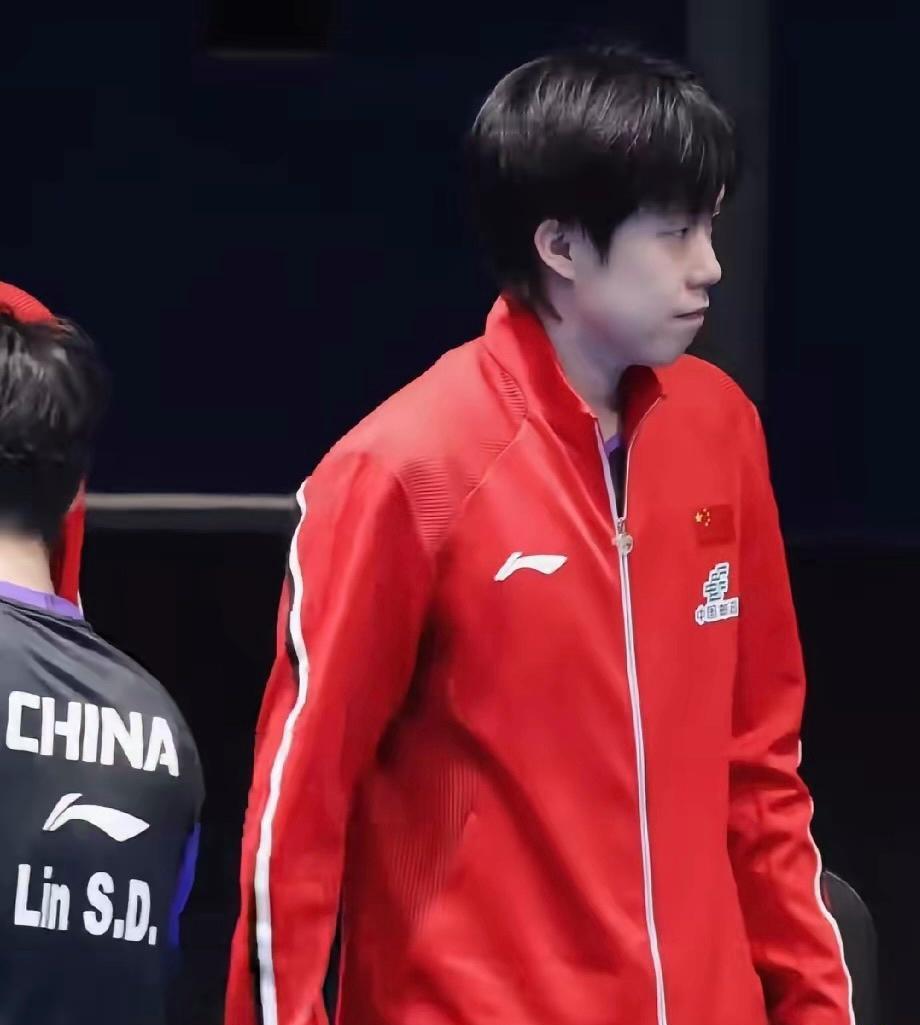 中国男乒能走多远？
靠着王楚钦的神勇无敌
靠着林诗栋的状态回升
中国男团战胜罗马