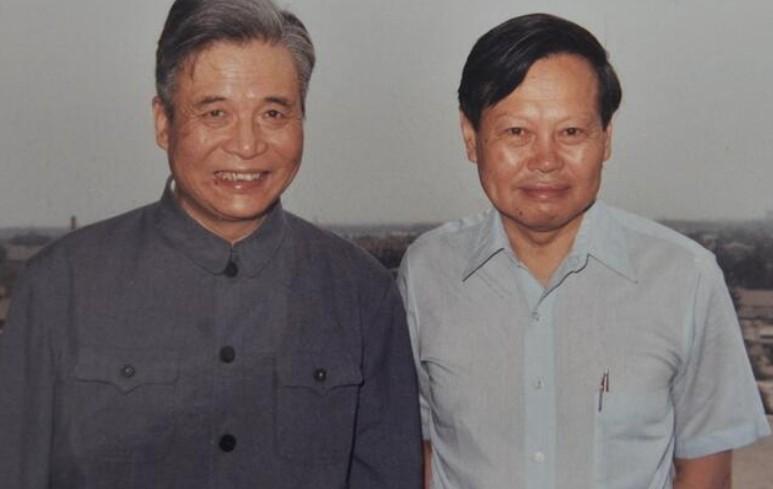 1986年7月，邓稼先在临终前提出想要再去看一眼天安门，可当他乘坐的轿车驰过天安