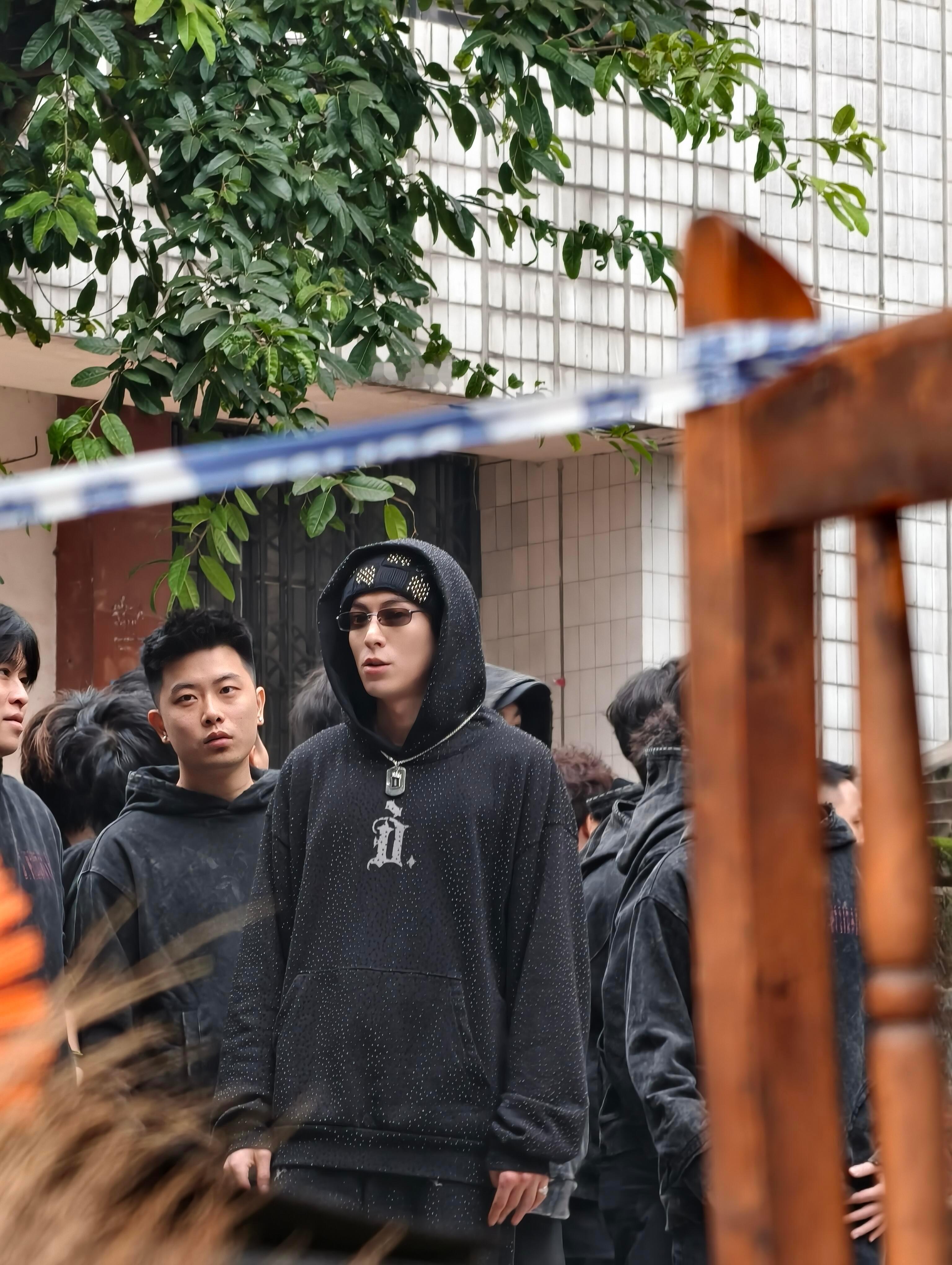 王鹤棣MV拍摄路透Cr柯廷美 