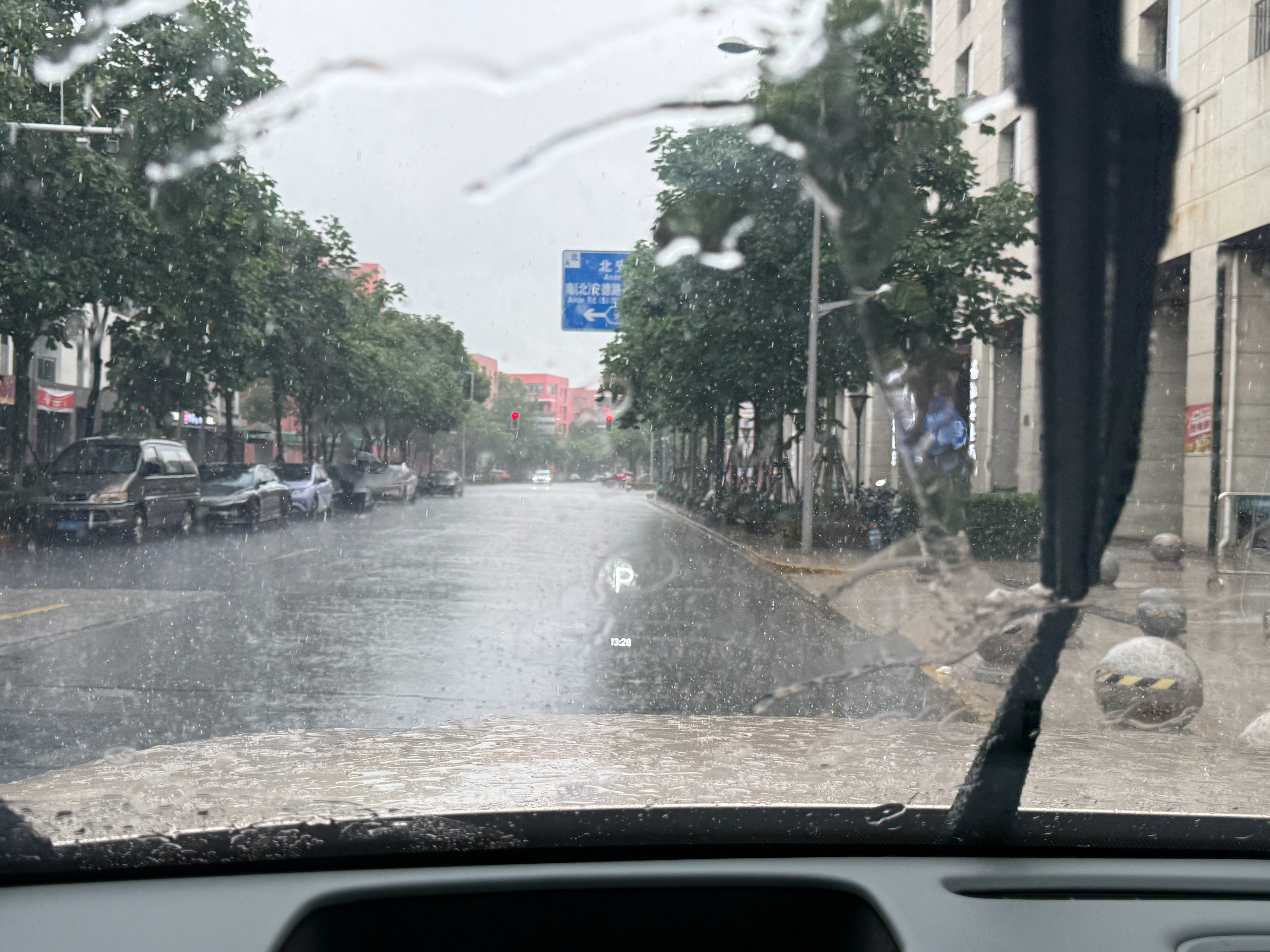 这么大雨拍的视频，外观静态部分回头大家多多包涵 