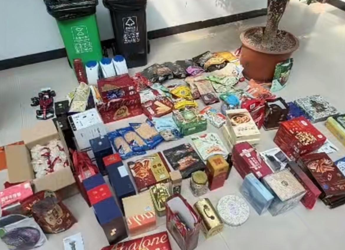 你见过“点菜式”偷窃吗？在浙江绍兴，一对夫妻就把会员超市当成了自家的免费仓库。今