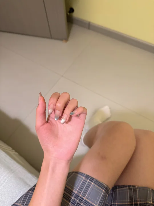 我可太喜欢我的小美甲了！💅