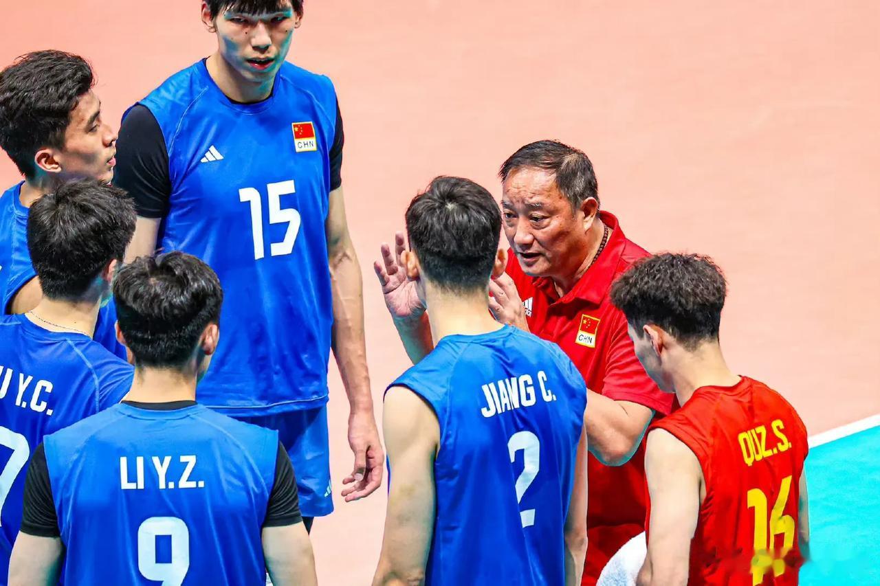 亚运男排全部结束🔚！先赢后输不敌伊朗🇮🇷！中国男排未能冲击三大球首金！月底