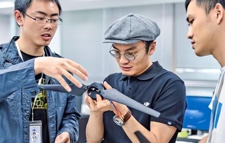 他创立的公司是美国最痛恨的中国公司，被老美罚20亿，但他却一分都不给，面对老美的