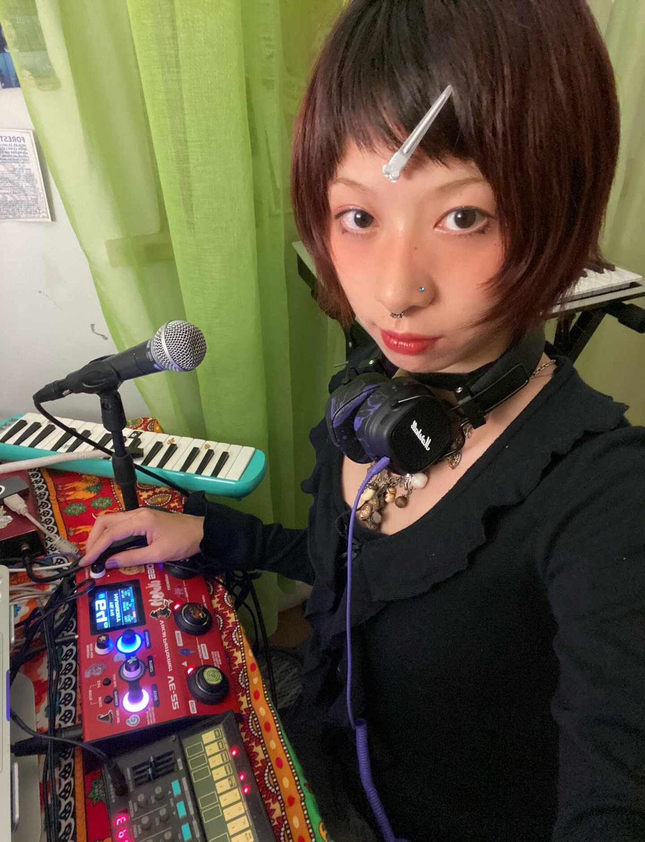 新装备+1🎧
有了新的人声效果器和美丽耳机激动哇哇
与音乐的日常