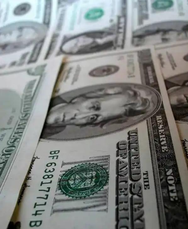 一个反常的信号出现了！美国正在疯狂发债，但奇怪的是，我们、日本、欧洲，这些过去的