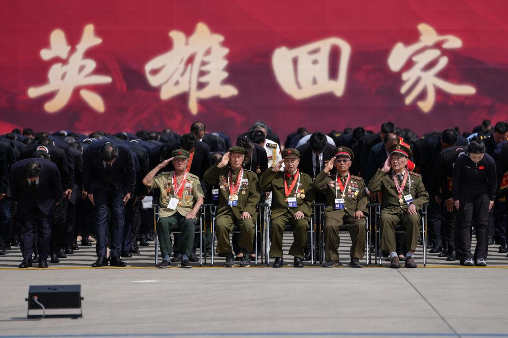 76年，终于等到这句“欢迎回家”

等了七十多年，这句“欢迎回家”终于喊出口了。