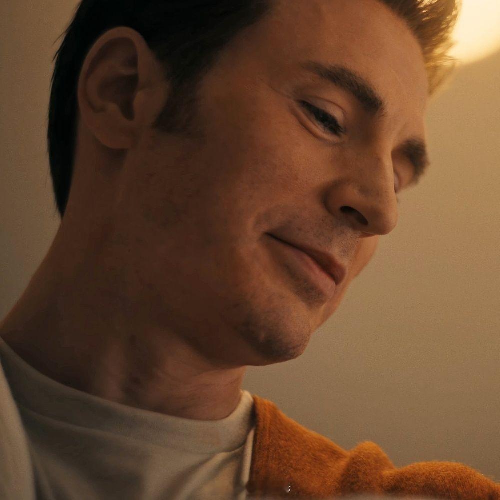 在《复仇者联盟：毁灭日》中，史蒂夫·罗杰斯的儿子叫做“詹姆斯·罗杰斯”。 