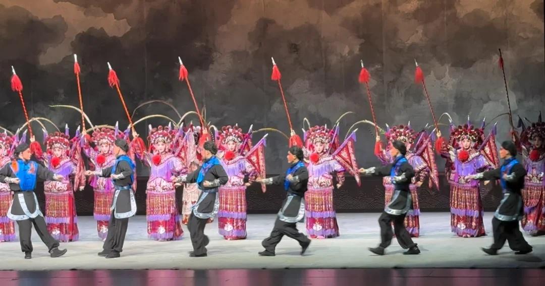 婺动狮城第四天———穆桂英
连看了四天的“堂会……过了一把赢。明天就是新加坡独立