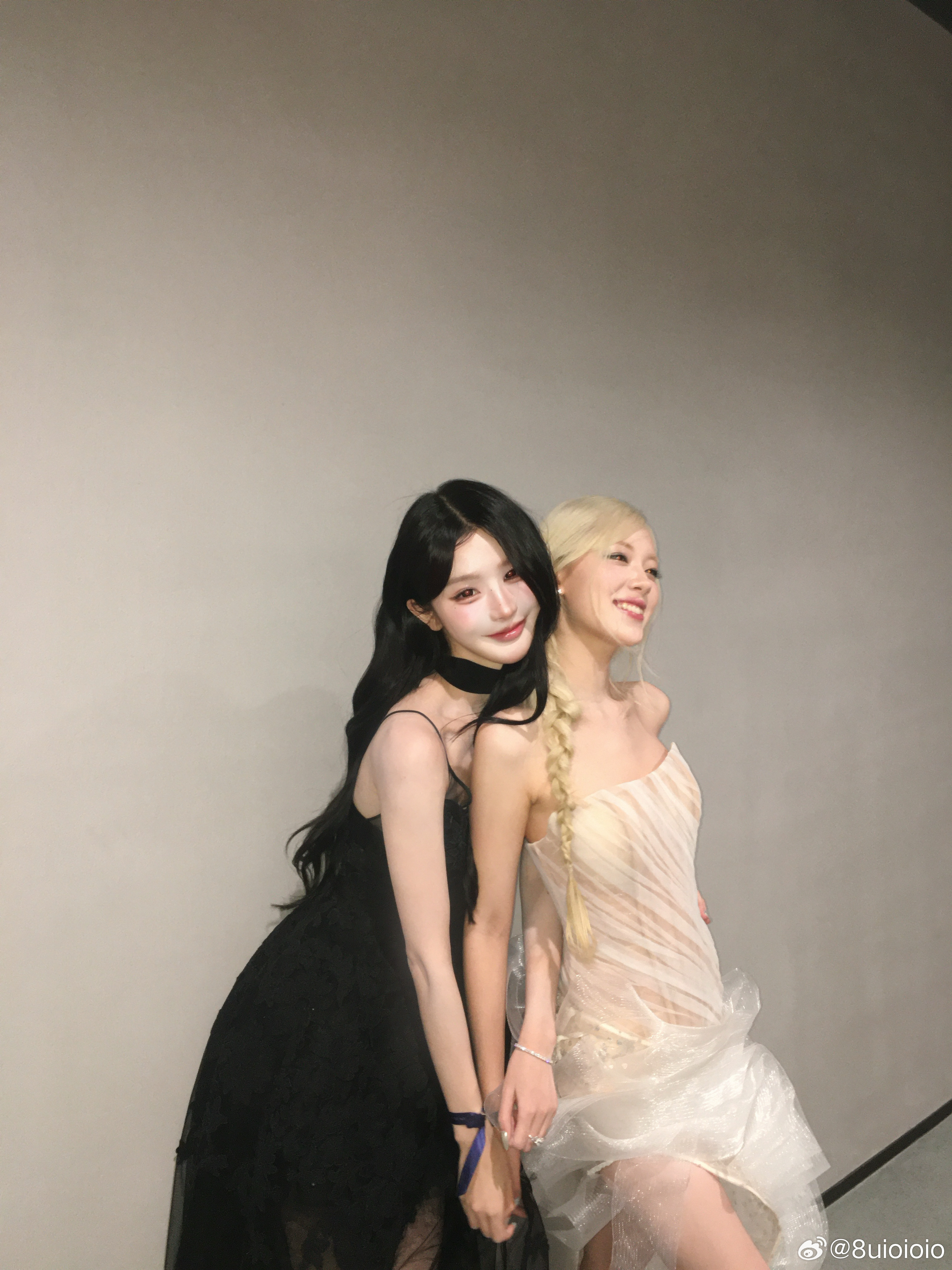 今年的红人之夜～～喜欢这个造型～实则活动前一天晚上才定好穿什么 （另外一套也超好