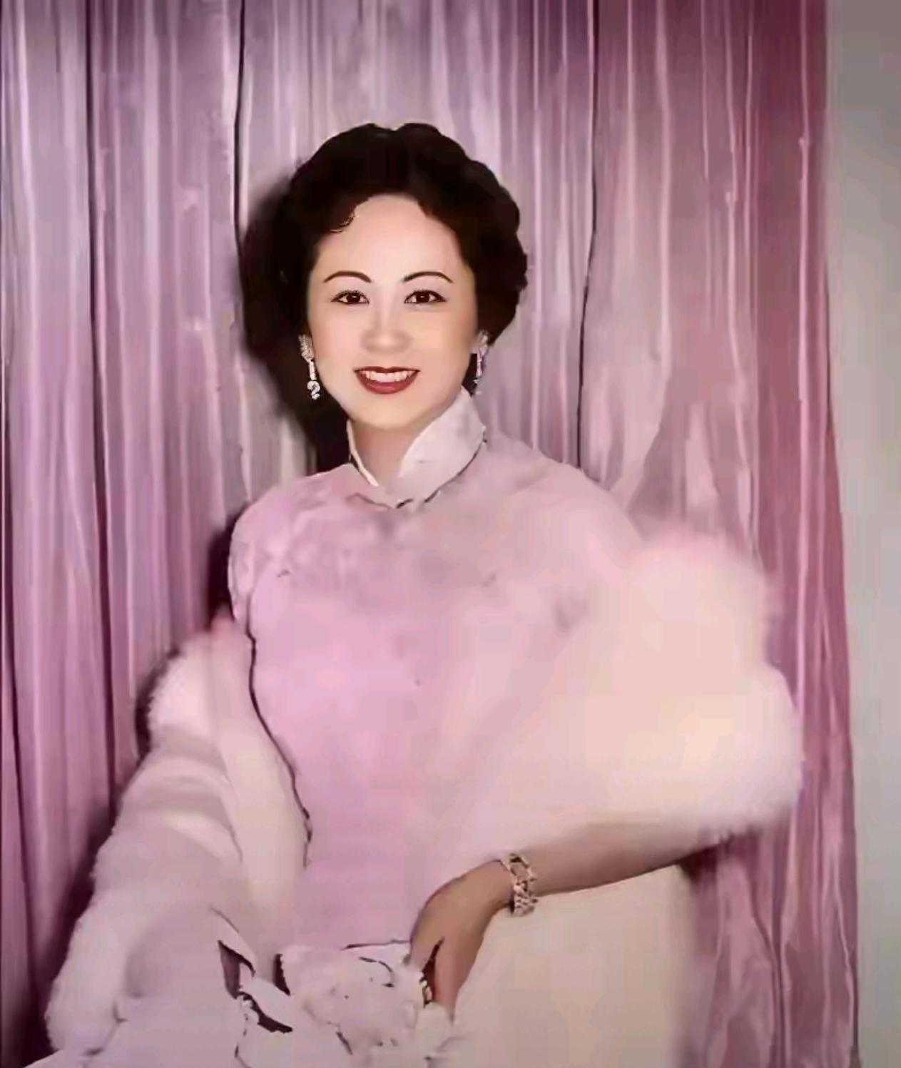 张乐怡：宋子文娶回家的女人，赢了所有民国名媛

1927年夏天，庐山牯岭。33岁