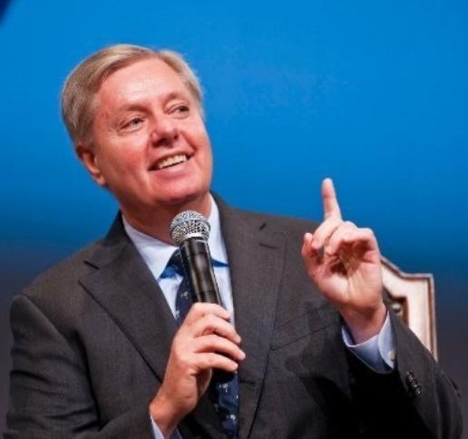 格雷厄姆公开对特朗普做出评价！这位美国共和党议员毫不掩饰对特朗普的吹捧，直言正是