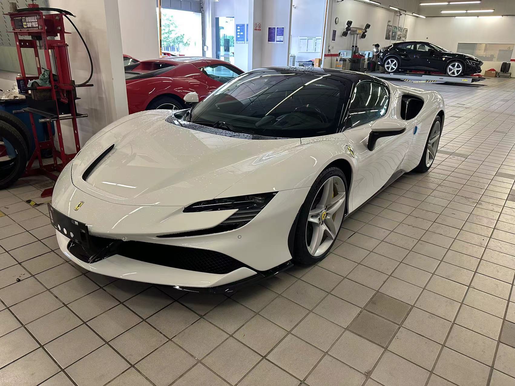 全网价格最好的全新SF90 Spider！ ​​​