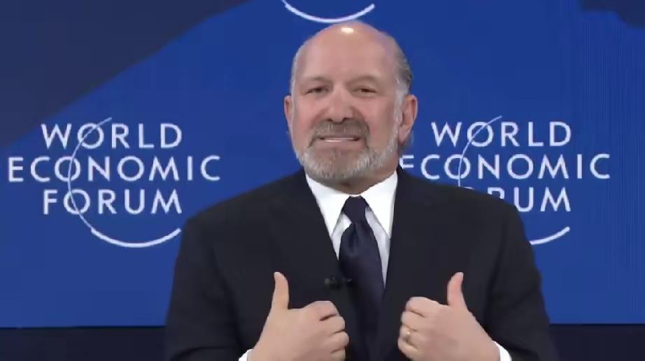 达沃斯论坛上，美国商务部长卢特尼克突然灵魂拷问全场：“你们为啥非要搞太阳能和风能