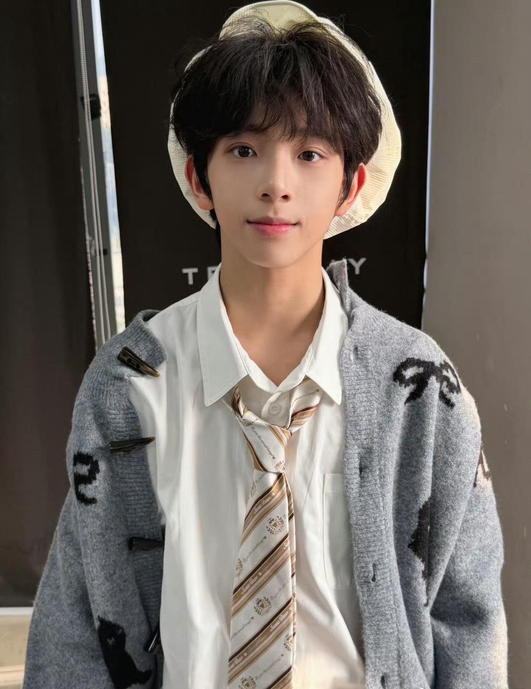 陈浚铭 生日快乐cjm陈浚铭 四代第一门面 cjm陈浚铭 四代唯一top 

故