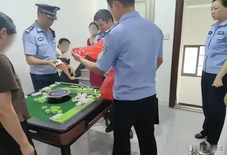俗话说十赌九输，开心娱乐一下可以，靠打牌赚钱这样的事还是不要想的好。