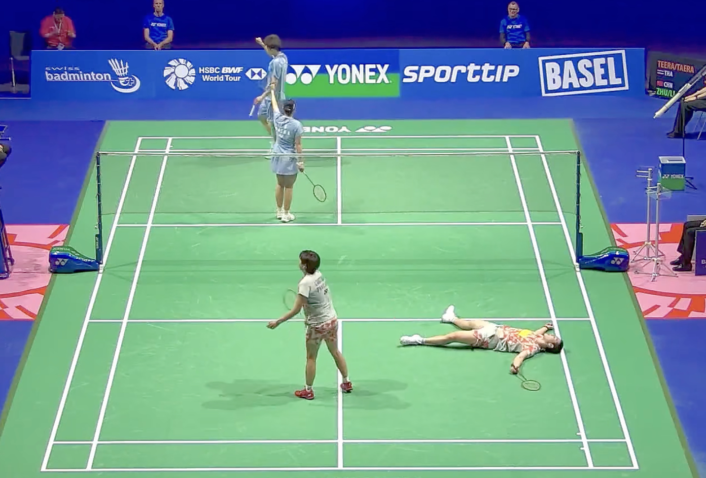 朱一珺/李茜🇨🇳 21-17、21-23、21-16 🇹🇭帕克卡波/沙西