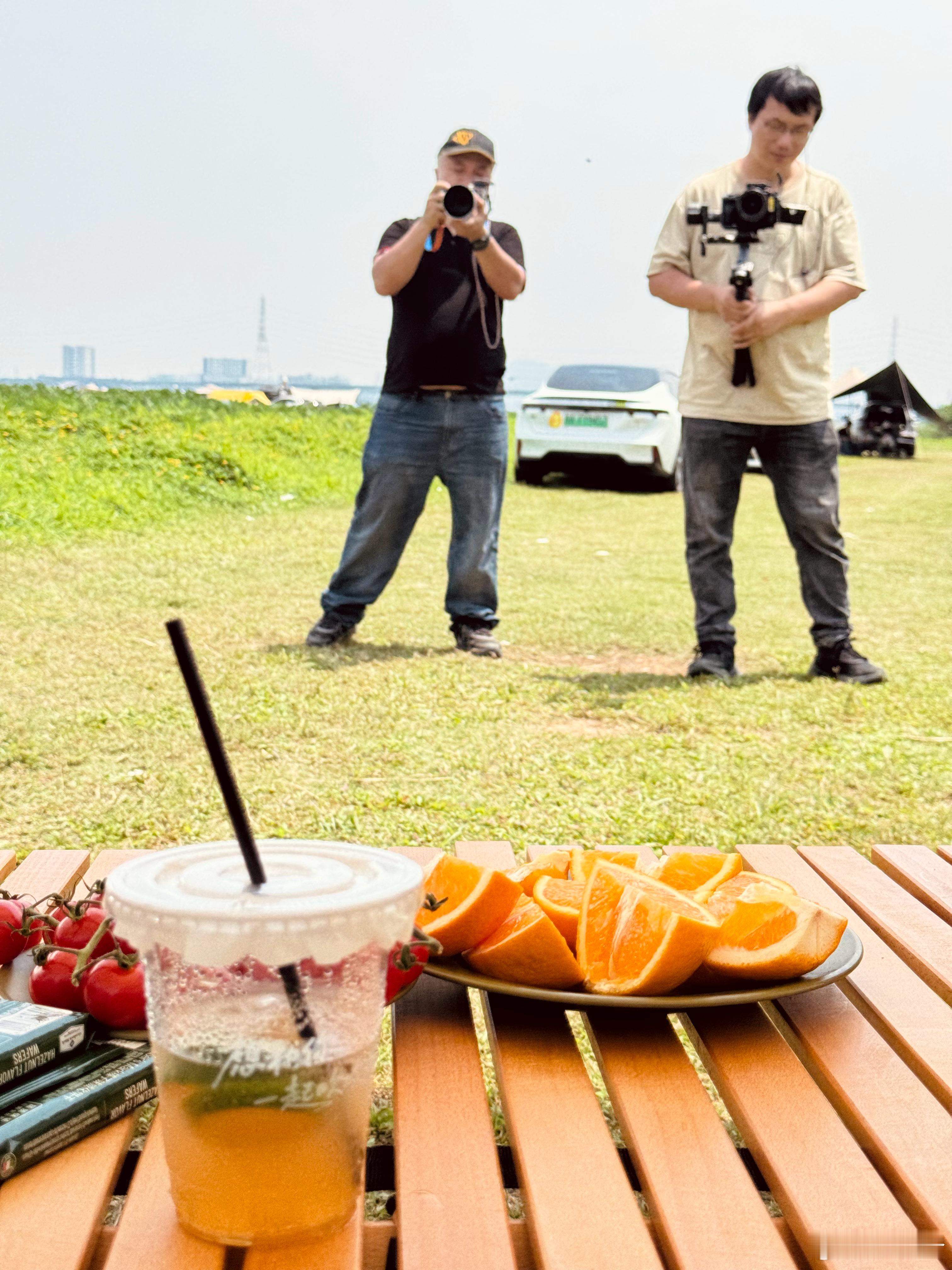 发现个露营好地方，可惜今天有点过于晒了拍完东西吃点好的的