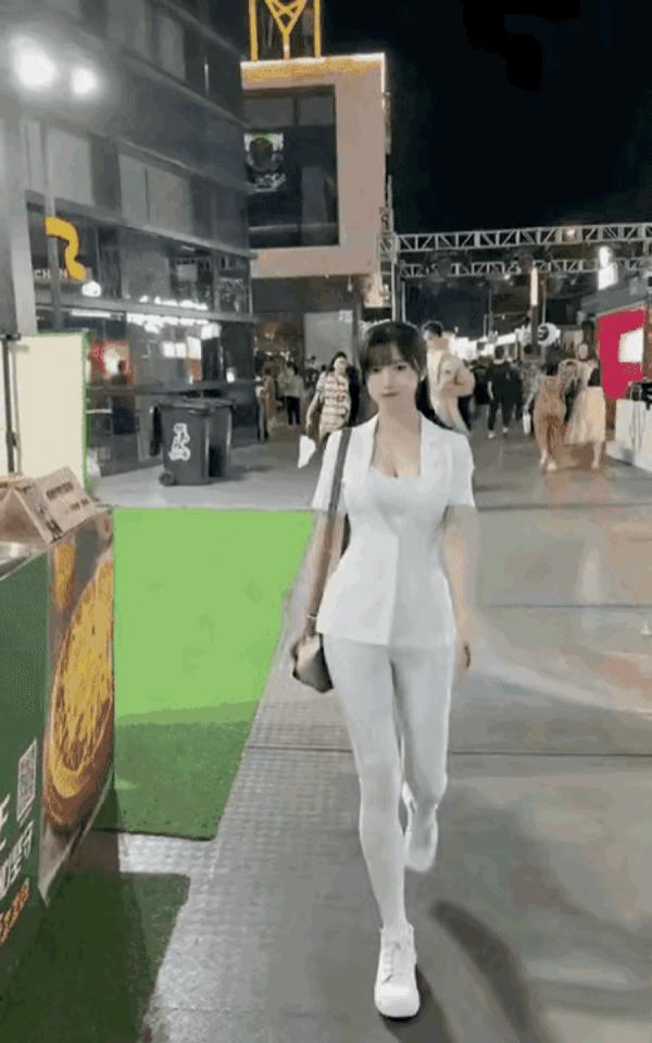 这姑娘年纪轻轻的，可惜了！